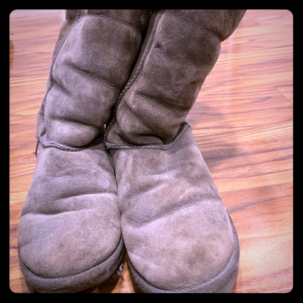 Tall brown uggs